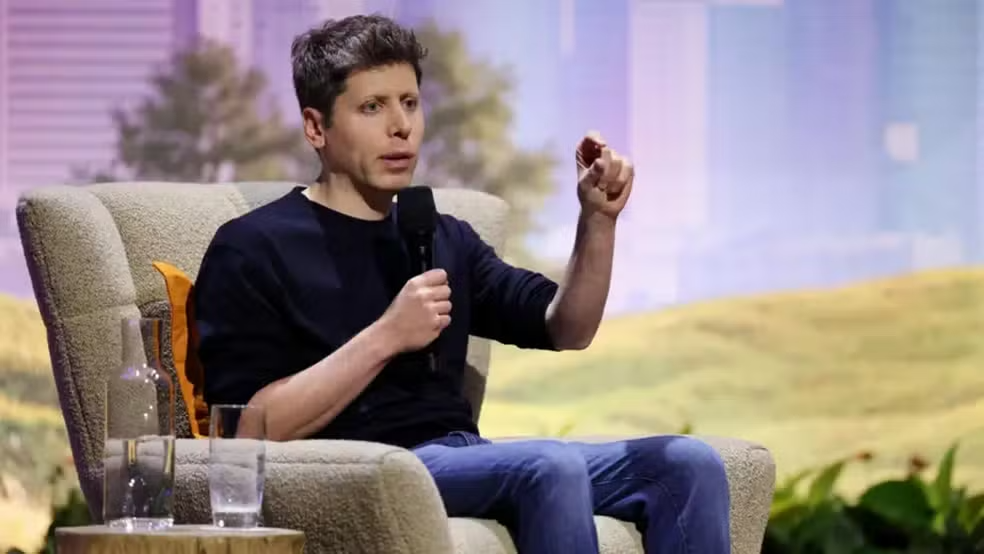 Chefão da OpenAI defende que mundo confie em empresas de IA apesar dos riscos